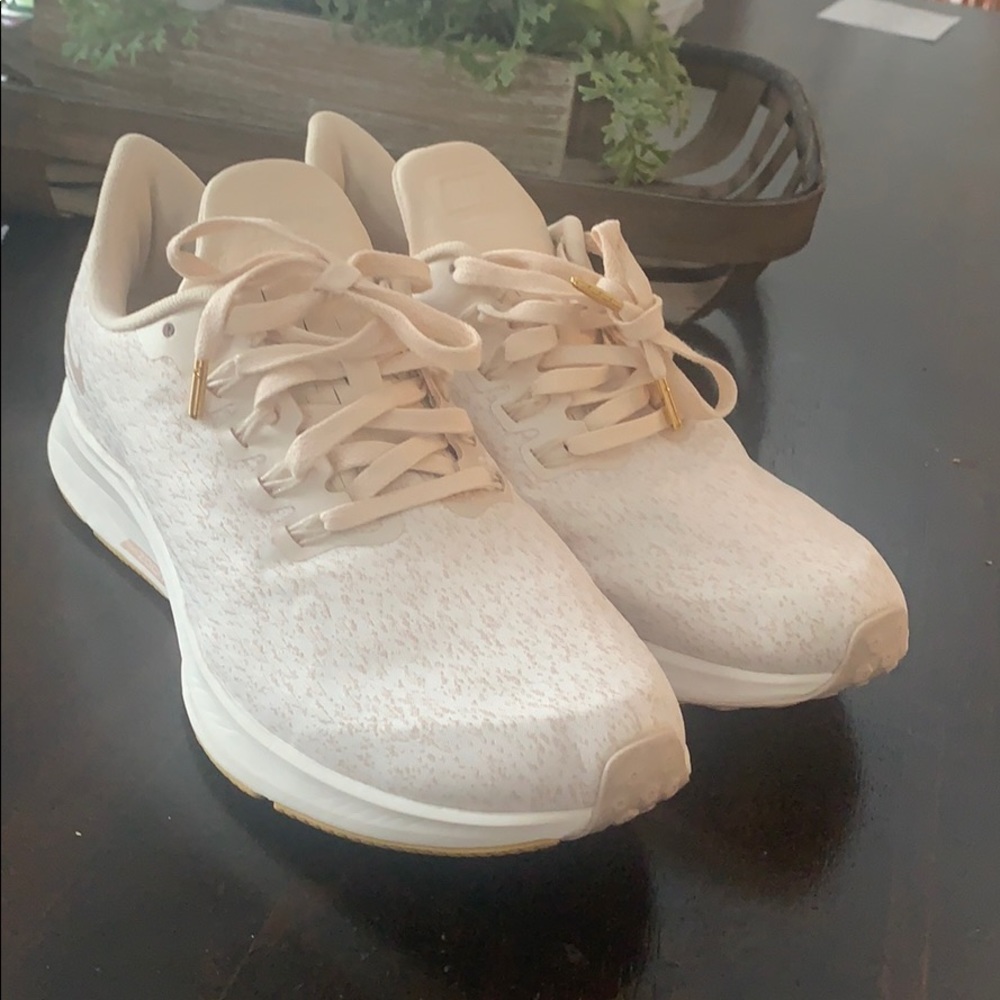 Nike ZOOM running shoes size 9